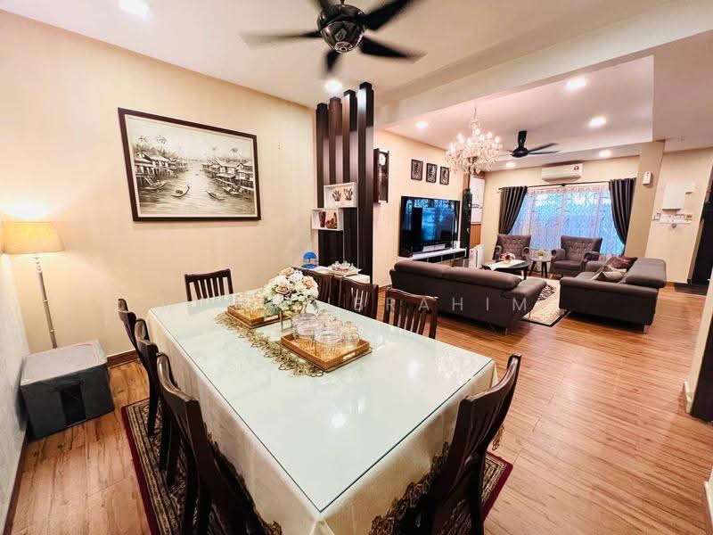 Rumah Teres 2-Tingkat untuk Dijual di Kota Damansara (Petaling Jaya) - Hawa Ibrahim - Living Room - PropertyGuru.com.my