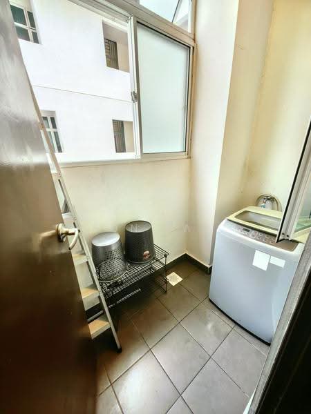 Kondominium untuk Disewa di M Condominium @ Larkin - Sun Yap - Balcony - PropertyGuru.com.my
