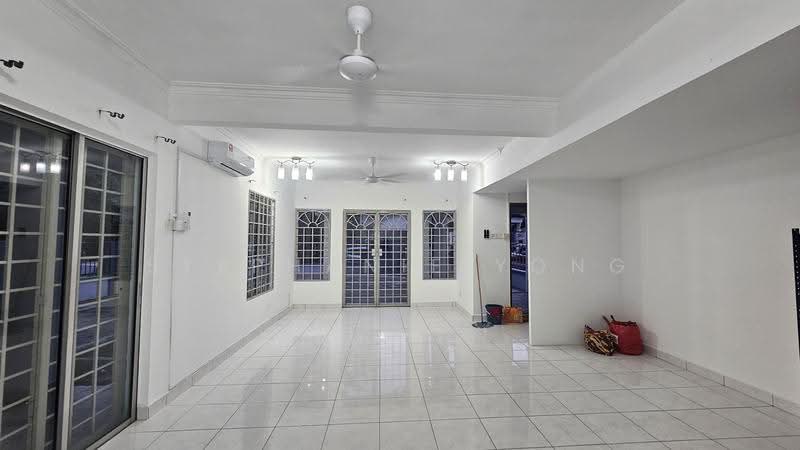 Rumah Teres 2-Tingkat untuk Disewa di Kota Kinabalu (Sabah) - Stephanie Yong - Living Room - PropertyGuru.com.my