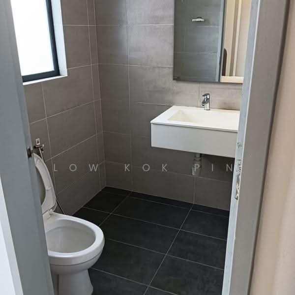 Condominium for Rent at Platinum Arena - Low Kok Pin - Bathroom - PropertyGuru.com.my