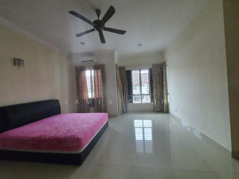 Rumah Teres untuk Disewa di Bandar Kinrara Seksyen 5 (Bandar Kinrara) - James Chen - Bedroom - PropertyGuru.com.my