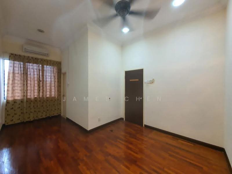 Rumah Teres untuk Disewa di Bandar Kinrara Seksyen 5 (Bandar Kinrara) - James Chen - Living Room - PropertyGuru.com.my