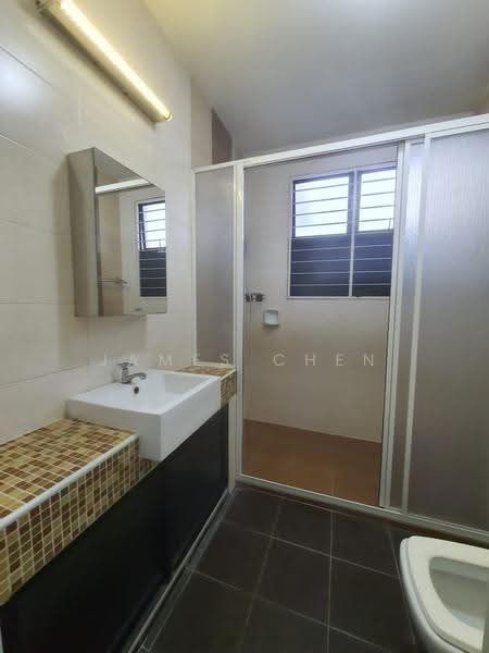 Rumah Teres untuk Disewa di Bandar Kinrara Seksyen 5 (Bandar Kinrara) - James Chen - Bathroom - PropertyGuru.com.my