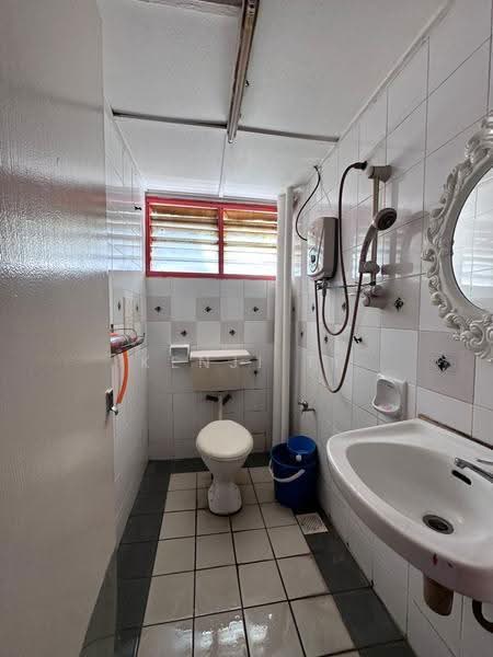 Rumah Teres 2.5-Tingkat untuk Dijual di Taman Sri Bintang (Kepong) - Kenji Ti - Bathroom - PropertyGuru.com.my