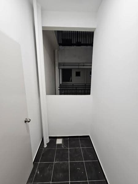 Pangsapuri untuk Disewa di Opal - Ethan Chin - Corridor - PropertyGuru.com.my