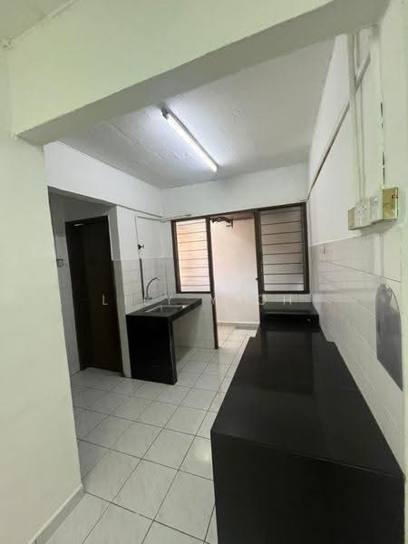 Rumah Flat untuk Disewa di Taman Seri Berembang - LILY YEOH - Kitchen - PropertyGuru.com.my