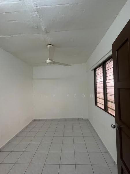 Rumah Flat untuk Disewa di Taman Seri Berembang - LILY YEOH - Bedroom - PropertyGuru.com.my