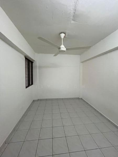Rumah Flat untuk Disewa di Taman Seri Berembang - LILY YEOH - Bedroom - PropertyGuru.com.my