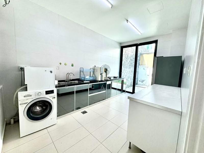 Rumah Kluster untuk Disewa di Taman Gaya (Ulu Tiram) - Jessica Boey - Kitchen - PropertyGuru.com.my