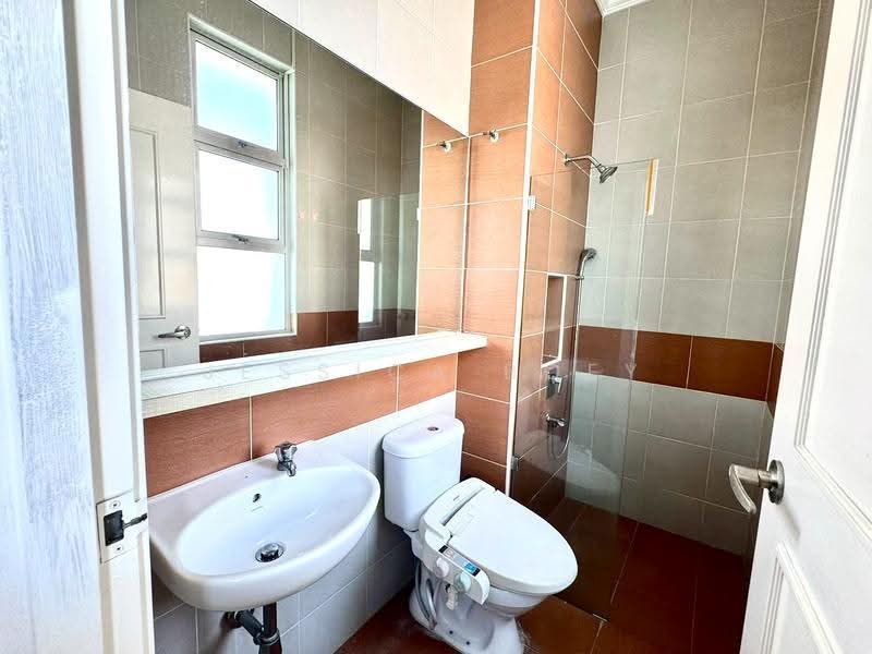 Rumah Kluster untuk Disewa di Taman Gaya (Ulu Tiram) - Jessica Boey - Bathroom - PropertyGuru.com.my
