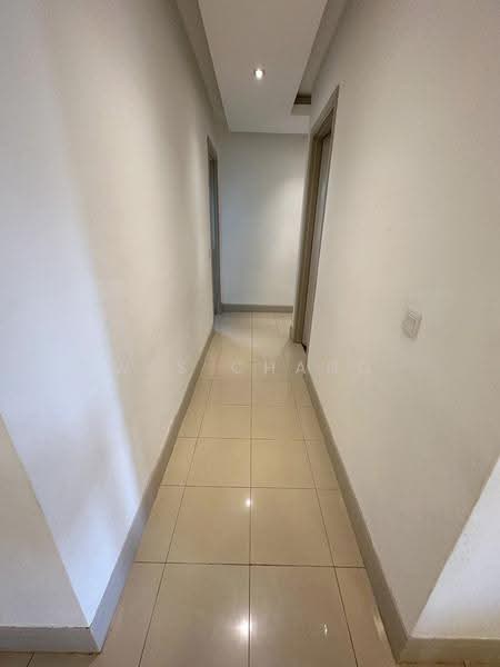 Kondominium untuk Dijual di Surian Condominium - Wes Chang - Corridor - PropertyGuru.com.my