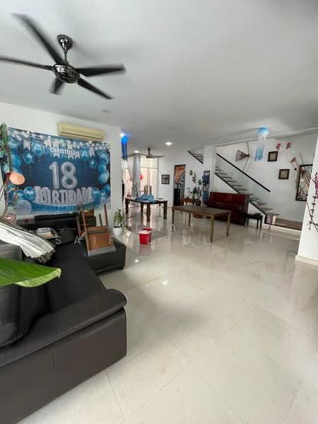Rumah Berkembar untuk Disewa di Desa Sri Hartamas (Sri Hartamas) - Aizat Saifulrullah - Living Room - PropertyGuru.com.my