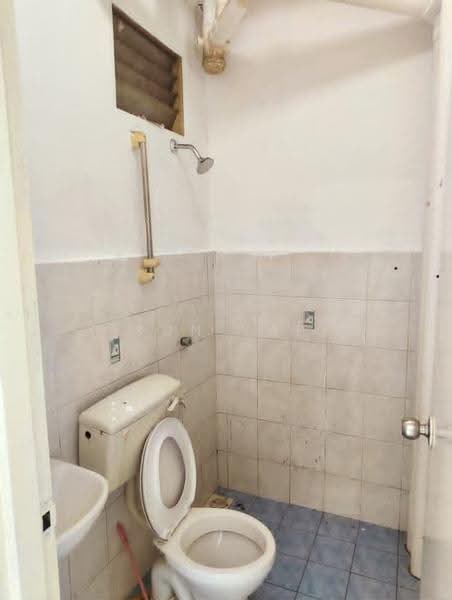 Apartment for Rent at Villa Krystal @ Bandar Selesa Jaya - Sun Yap - Bathroom - PropertyGuru.com.my