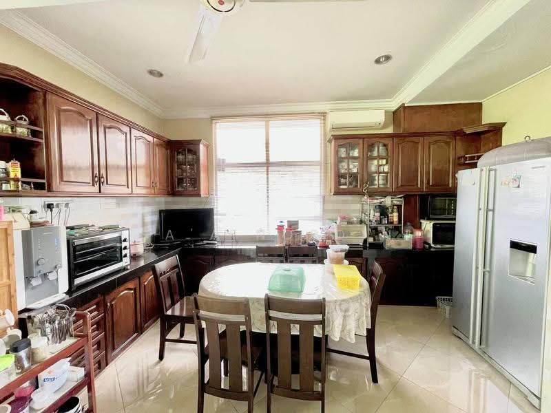 Bungalow House untuk Dijual di Seksyen 2 (Shah Alam) - Sa'a Nordin - Kitchen - PropertyGuru.com.my