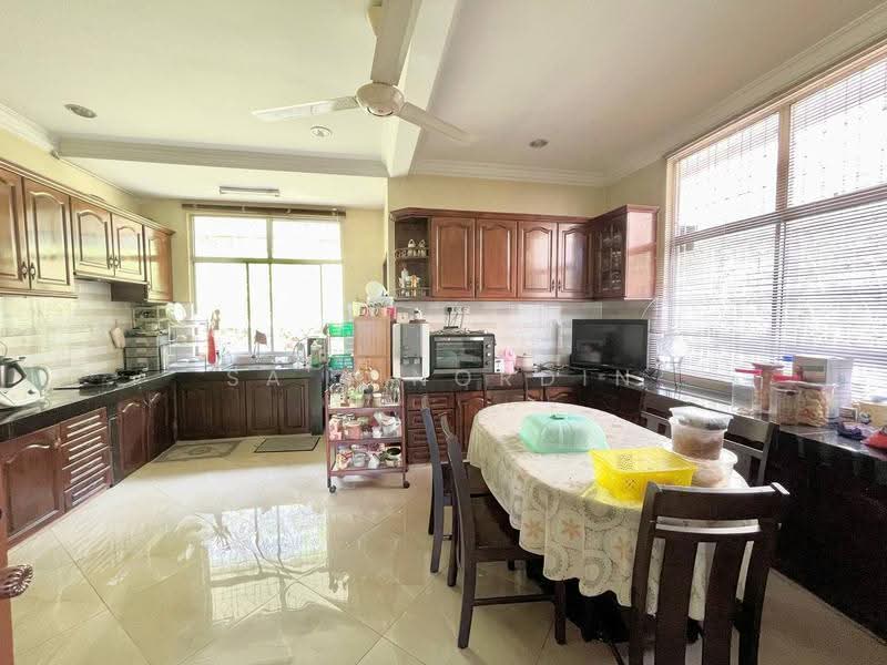 Bungalow House untuk Dijual di Seksyen 2 (Shah Alam) - Sa'a Nordin - Kitchen - PropertyGuru.com.my