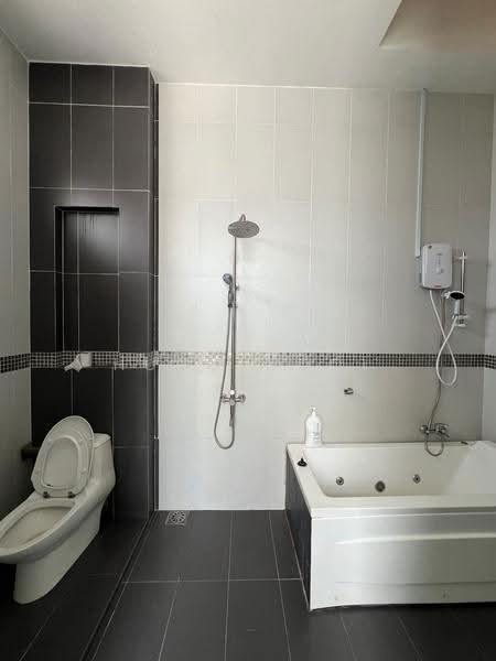 Bungalow House untuk Disewa di Genting Sempah (Bentong) - Hugo Gooi - Bathroom - PropertyGuru.com.my