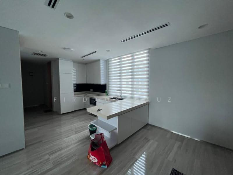 Service Residence for Sale at Pinetree Marina & Resort - Firdaus Dauz - Kitchen - PropertyGuru.com.my