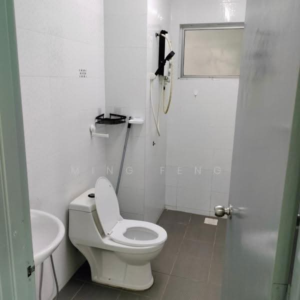Kondominium untuk Disewa di Mahkota Garden - Ming Feng - Bathroom - PropertyGuru.com.my