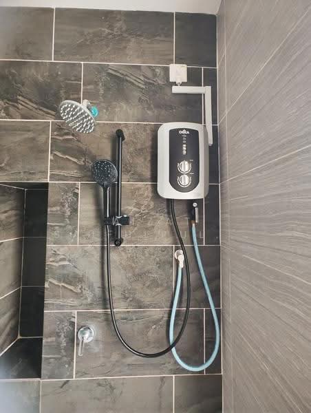2-storey Terraced House for Rent in Sunsuria City (Dengkil) - Aizat Saifulrullah - Bathroom - PropertyGuru.com.my
