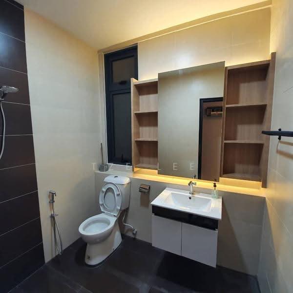 Service Residence for Sale at 8Scape Residence @ Sutera - Tze Lee - Bathroom - PropertyGuru.com.my