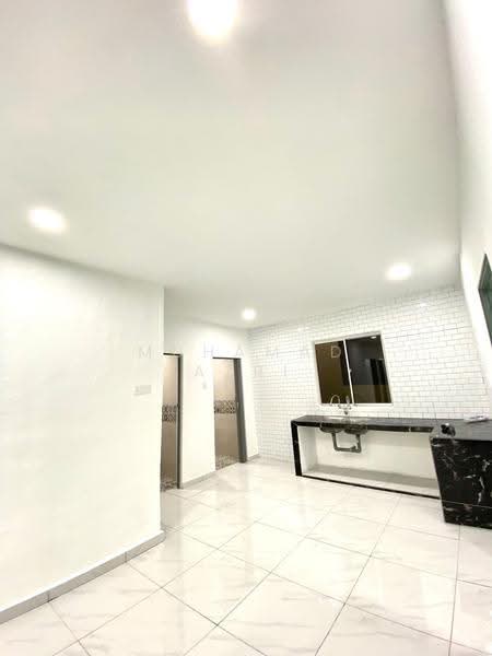 1-storey Terraced House for Sale in Taman Dahlia (Tampoi) - MUHAMAD AZRI - Kitchen - PropertyGuru.com.my
