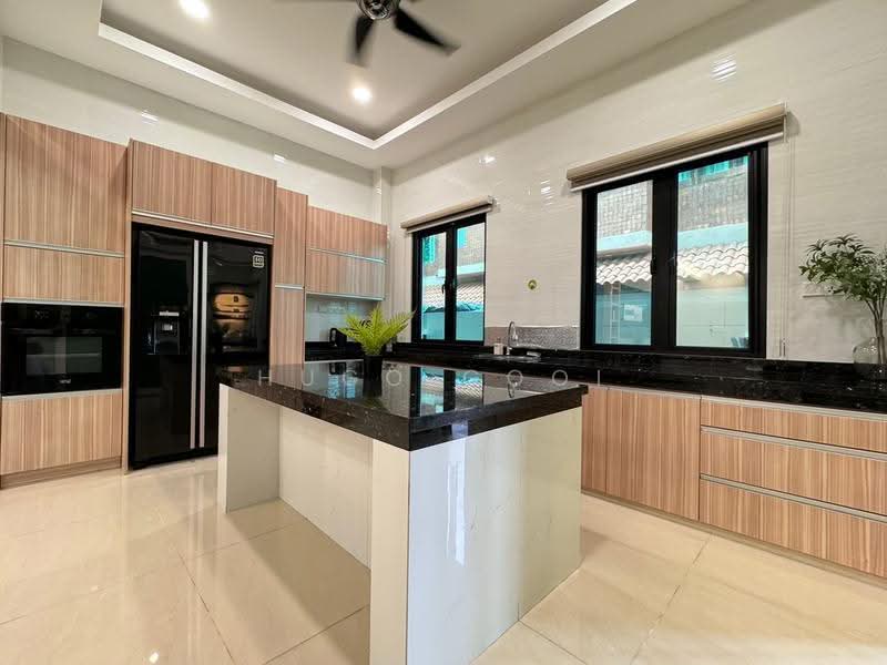 Bungalow House for Rent in Saujana Impian (Kajang) - Hugo Gooi - Kitchen - PropertyGuru.com.my
