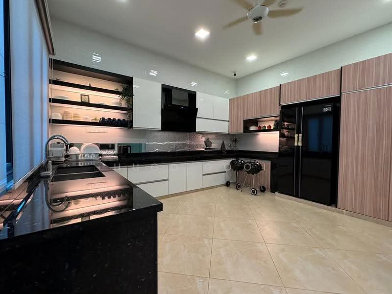 Bungalow House for Rent in Saujana Impian (Kajang) - Hugo Gooi - Kitchen - PropertyGuru.com.my