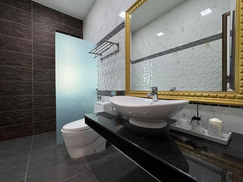 Bungalow House for Rent in Saujana Impian (Kajang) - Hugo Gooi - Bathroom - PropertyGuru.com.my