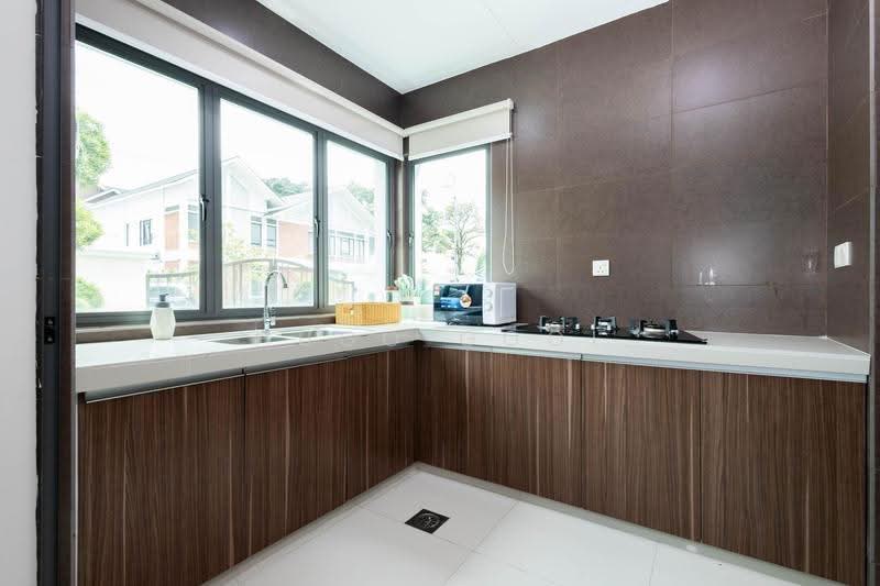 Bungalow House for Rent in Saujana Impian (Kajang) - Hugo Gooi - Kitchen - PropertyGuru.com.my