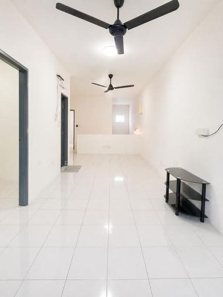 Rumah Bandar untuk Disewa di Dengkil (Selangor) - Farah Hanan - Living Room - PropertyGuru.com.my