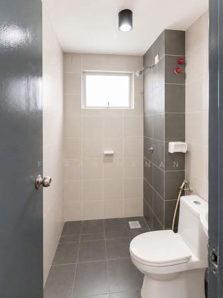 Rumah Bandar untuk Disewa di Dengkil (Selangor) - Farah Hanan - Bathroom - PropertyGuru.com.my
