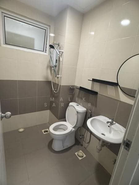 Kediaman Servis untuk Disewa di Saville D'lake - Malik Sarwar - Bathroom - PropertyGuru.com.my