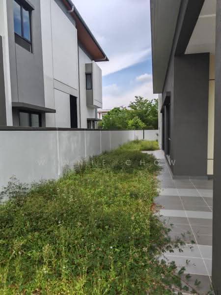 Bungalow House for Sale in Telok Panglima Garang (Selangor) - Winnie Chow - Exterior - PropertyGuru.com.my