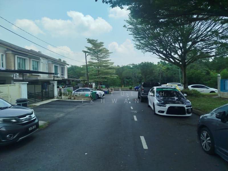 2-storey Terraced House for Sale in Bandar Putra Permai (Seri Kembangan) - Gudrotullah Ikhwan - Exterior - PropertyGuru.com.my