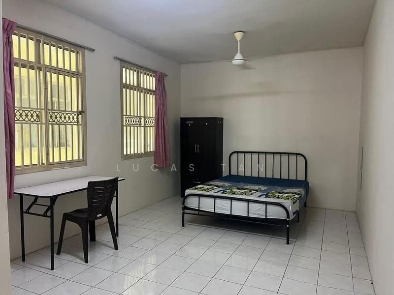 Kondominium untuk Dijual di Platinum Hill PV 5 - Lucas Tan - Bedroom - PropertyGuru.com.my