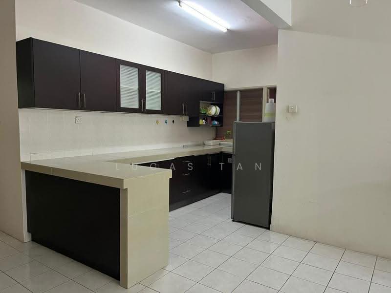 Kondominium untuk Dijual di Platinum Hill PV 5 - Lucas Tan - Kitchen - PropertyGuru.com.my