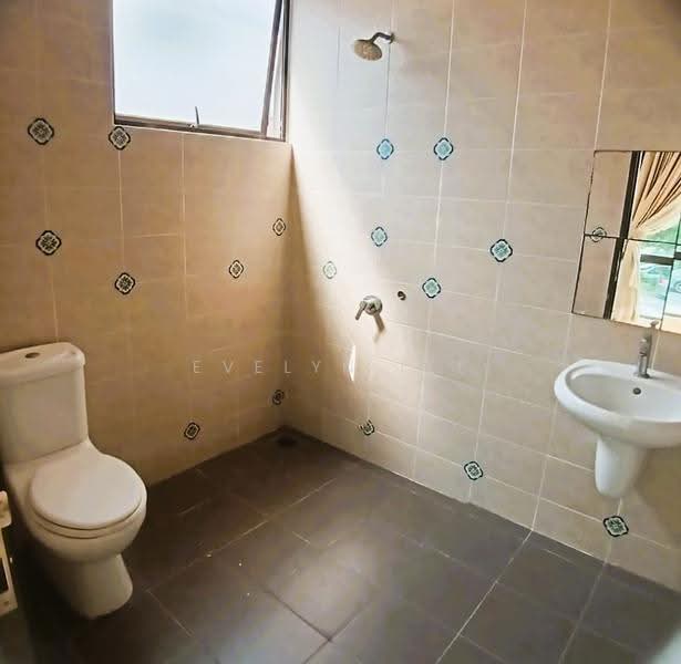 3-storey Terraced House for Sale in Prima Selayang (Selayang) - Evelyn Lee - Bathroom - PropertyGuru.com.my