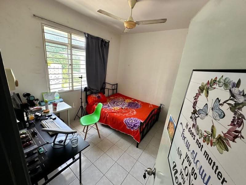 Kondominium untuk Dijual di Platinum Hill PV 3 - Lucas Tan - Bedroom - PropertyGuru.com.my