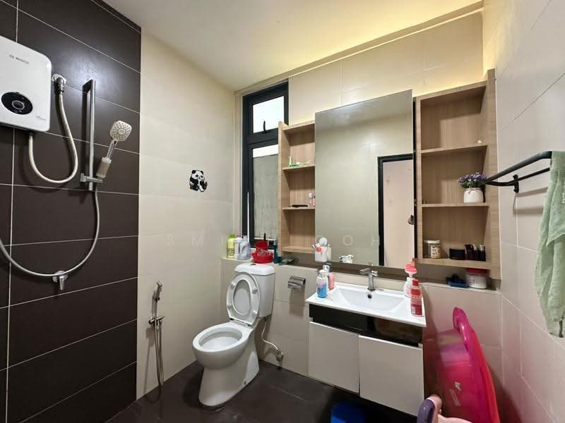 Service Residence for Sale at 8Scape Residence @ Sutera - Smith Goh - Bathroom - PropertyGuru.com.my
