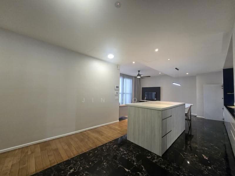 Kediaman Servis untuk Disewa di Arcoris Residences - Jin Ooi - Living Room - PropertyGuru.com.my