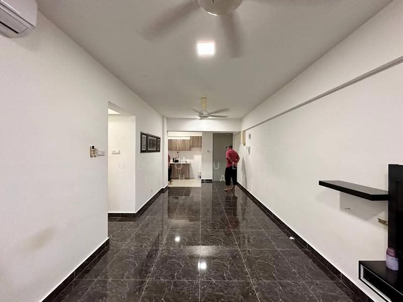 Pangsapuri untuk Disewa di Putra 1 - Gudrotullah Ikhwan - Living Room - PropertyGuru.com.my