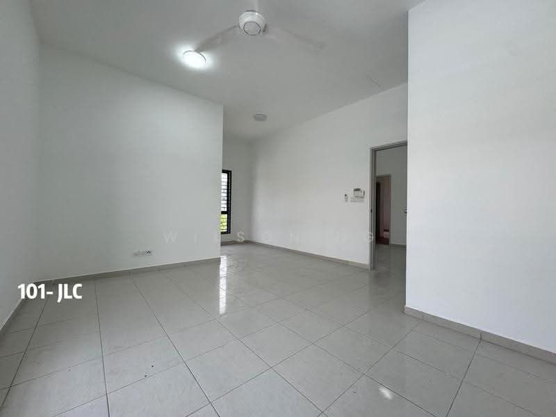 2-storey Terraced House for Sale in Setia Alam (Selangor) - Wilson Ng - Living Room - PropertyGuru.com.my