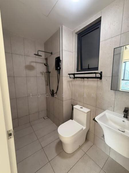 Kondominium untuk Disewa di EdgeWood Residences @ SkySanctuary - Lucas Tan - Bathroom - PropertyGuru.com.my