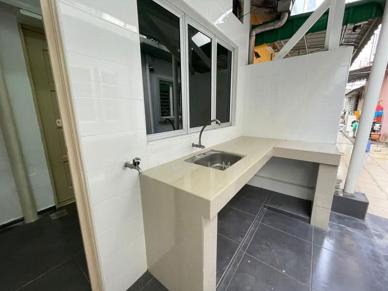 Rumah Teres 2-Tingkat untuk Dijual di Taman Mastiara (Jalan Ipoh) - ChaoLim . - Exterior - PropertyGuru.com.my