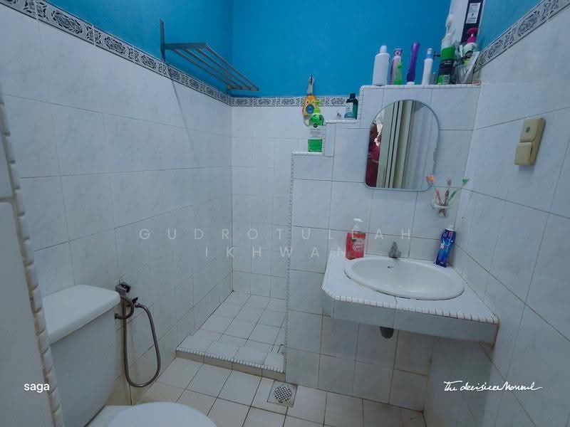 Rumah Teres 1-Tingkat untuk Dijual di Taman Saga (Ampang) - Gudrotullah Ikhwan - Bathroom - PropertyGuru.com.my