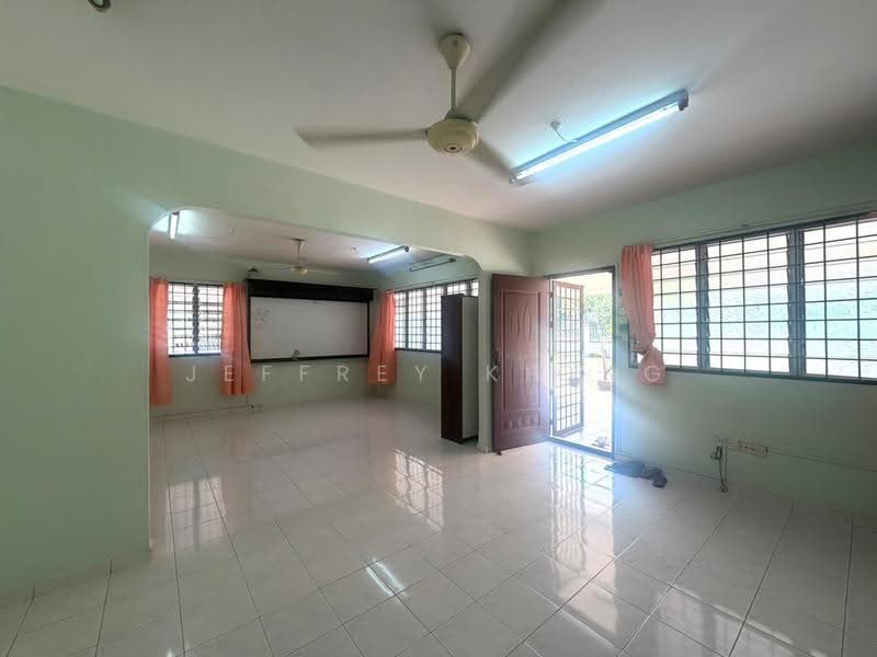 Rumah Teres 2-Tingkat untuk Dijual di Taman Damai Jaya (Skudai) - Jeffrey Kiong - Living Room - PropertyGuru.com.my