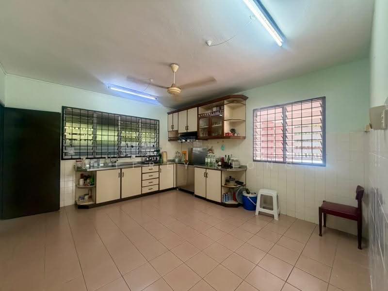 Rumah Teres 2-Tingkat untuk Dijual di Taman Damai Jaya (Skudai) - Jeffrey Kiong - Kitchen - PropertyGuru.com.my