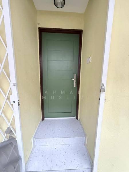 Pangsapuri untuk Dijual di Pangsapuri Sri Inai - Ahmad Muslim - Entrance - PropertyGuru.com.my