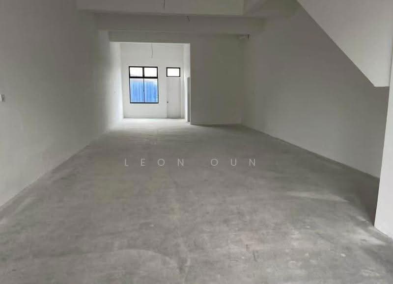Shop / Office for Rent in Taman Bukit Kaze (Ulu Tiram) - Leon Oun - Interior - PropertyGuru.com.my
