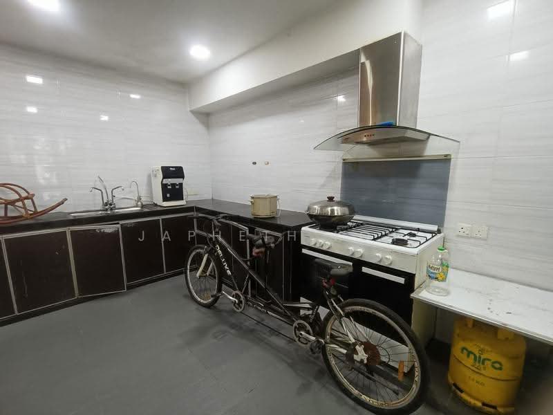 Cluster House for Sale in Taman Austin Heights (Tebrau) - Japheth Koh - Kitchen - PropertyGuru.com.my